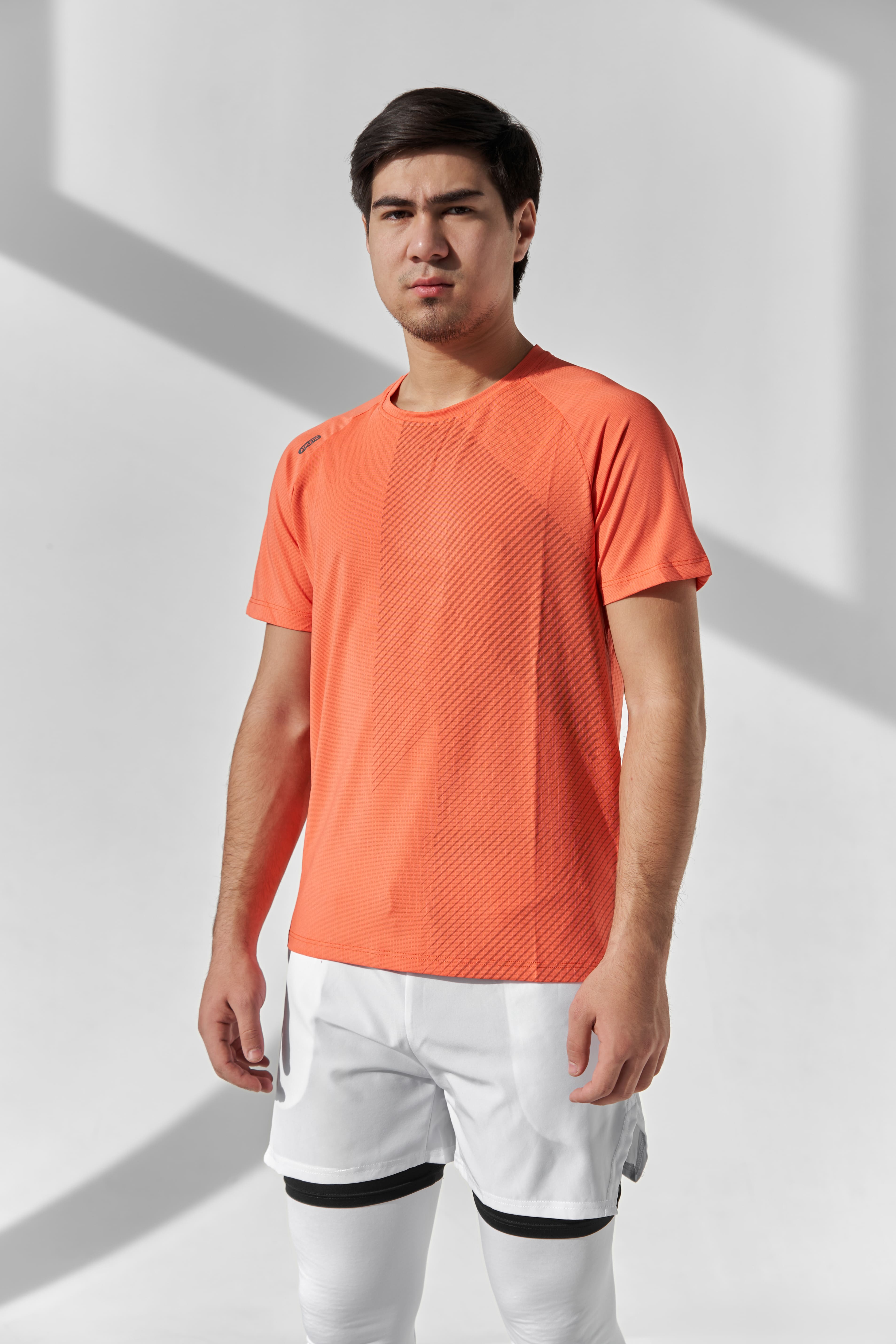 Fitness uchun erkaklar futbolkasi, “athletic” yozuvi bilan